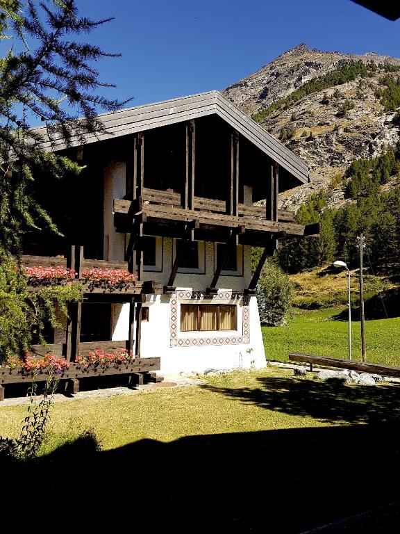 Villa Alpenhof room 1